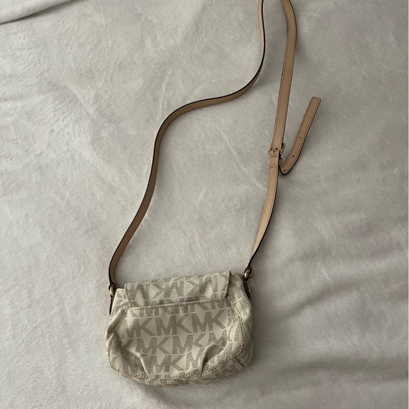 Michael Kors purse - Picture 2 of 5